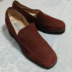Kenneth Cole Reaction Burgundy Suede Block Heel Loafers Size 8M